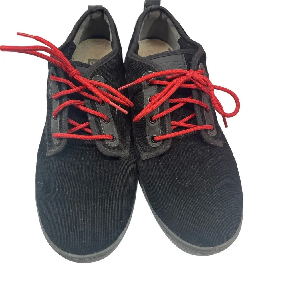 Mens Chrome black corduroy sneakers size 9. Great condition